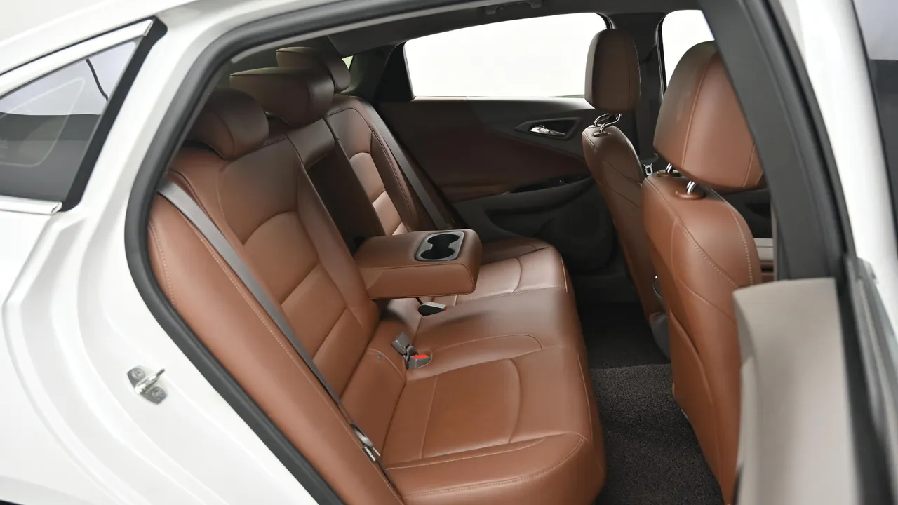 Chevrolet Malibu — miniaturë 12