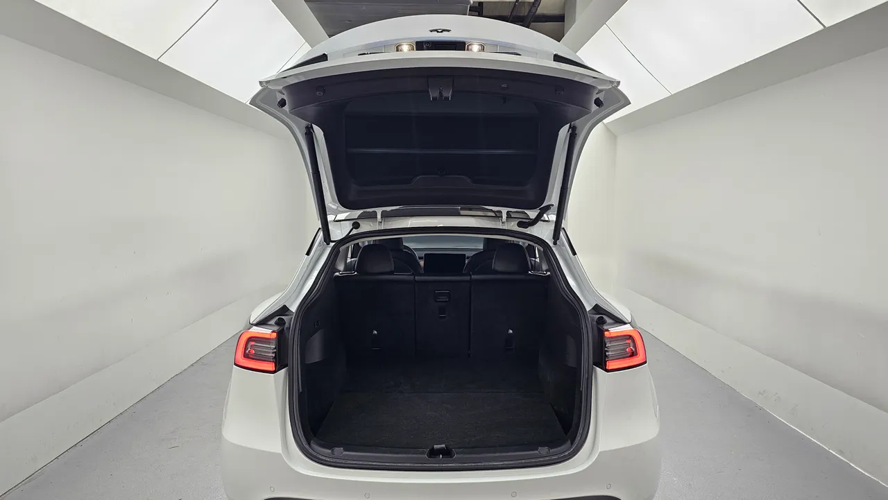 Tesla Model Y — miniaturë 19