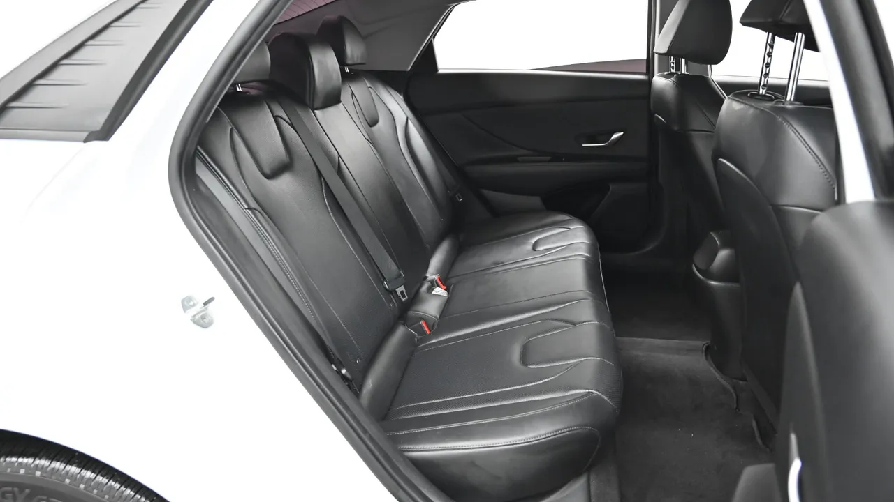 Hyundai Avante — miniaturë 12