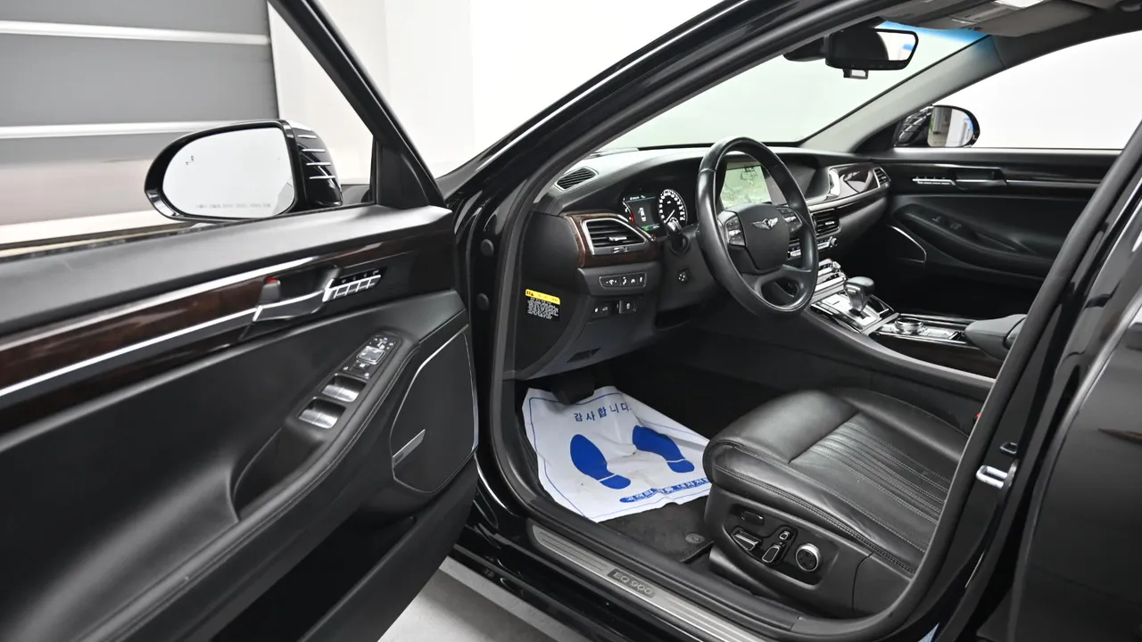 Genesis G90 — miniaturë 11