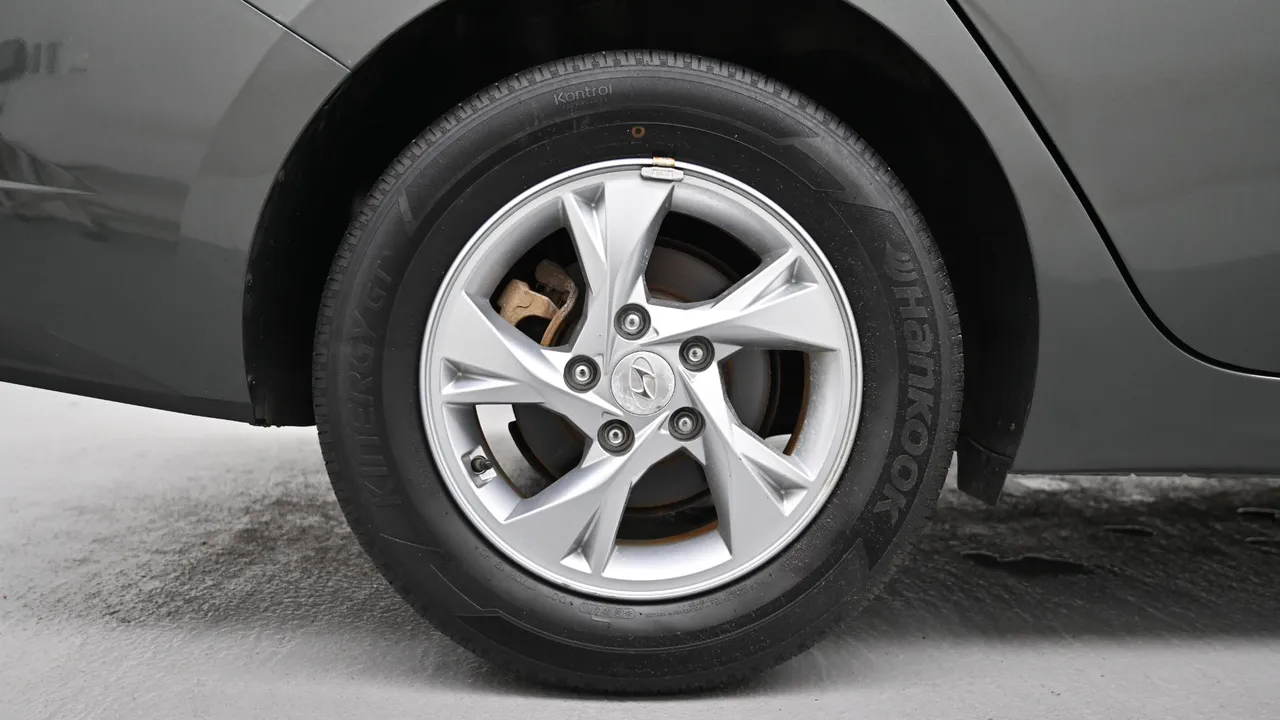Hyundai Avante — miniaturë 5