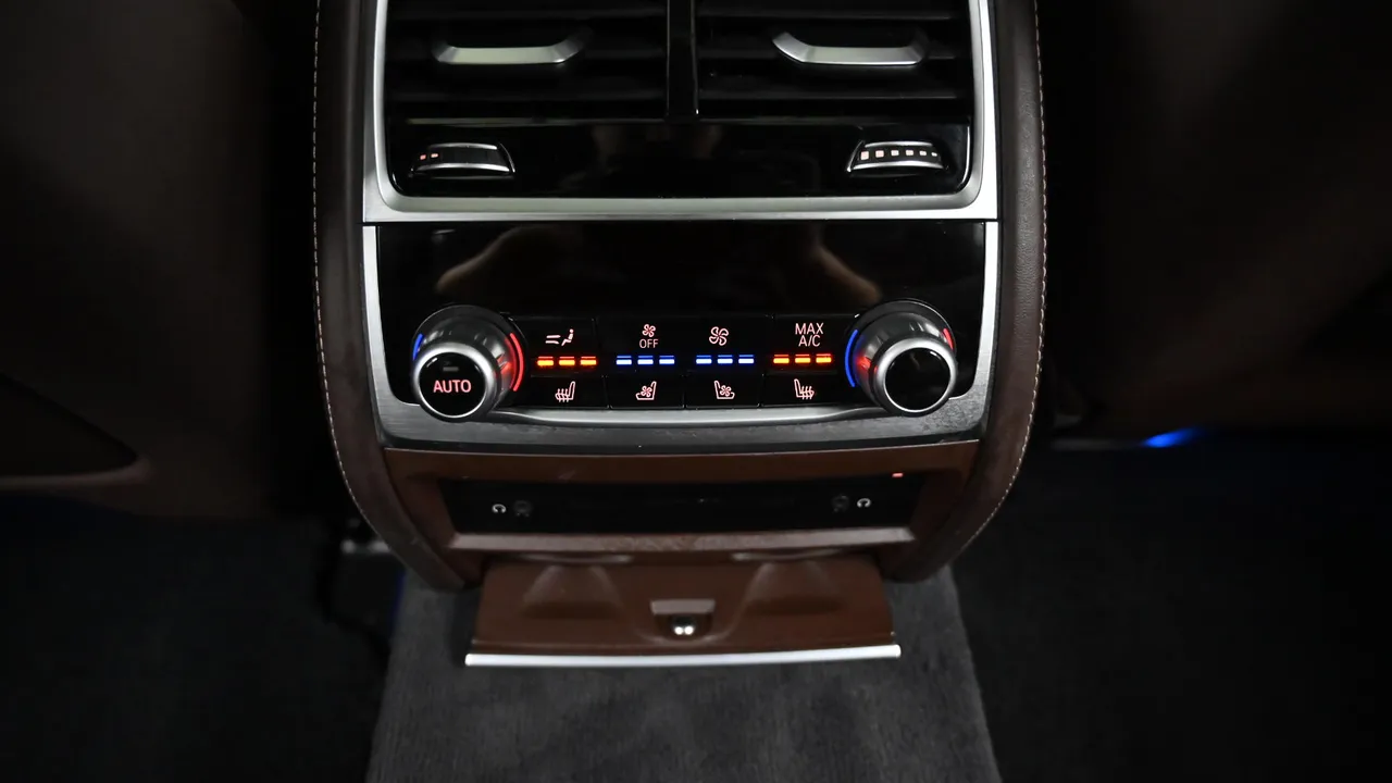 BMW 7er — miniaturë 16