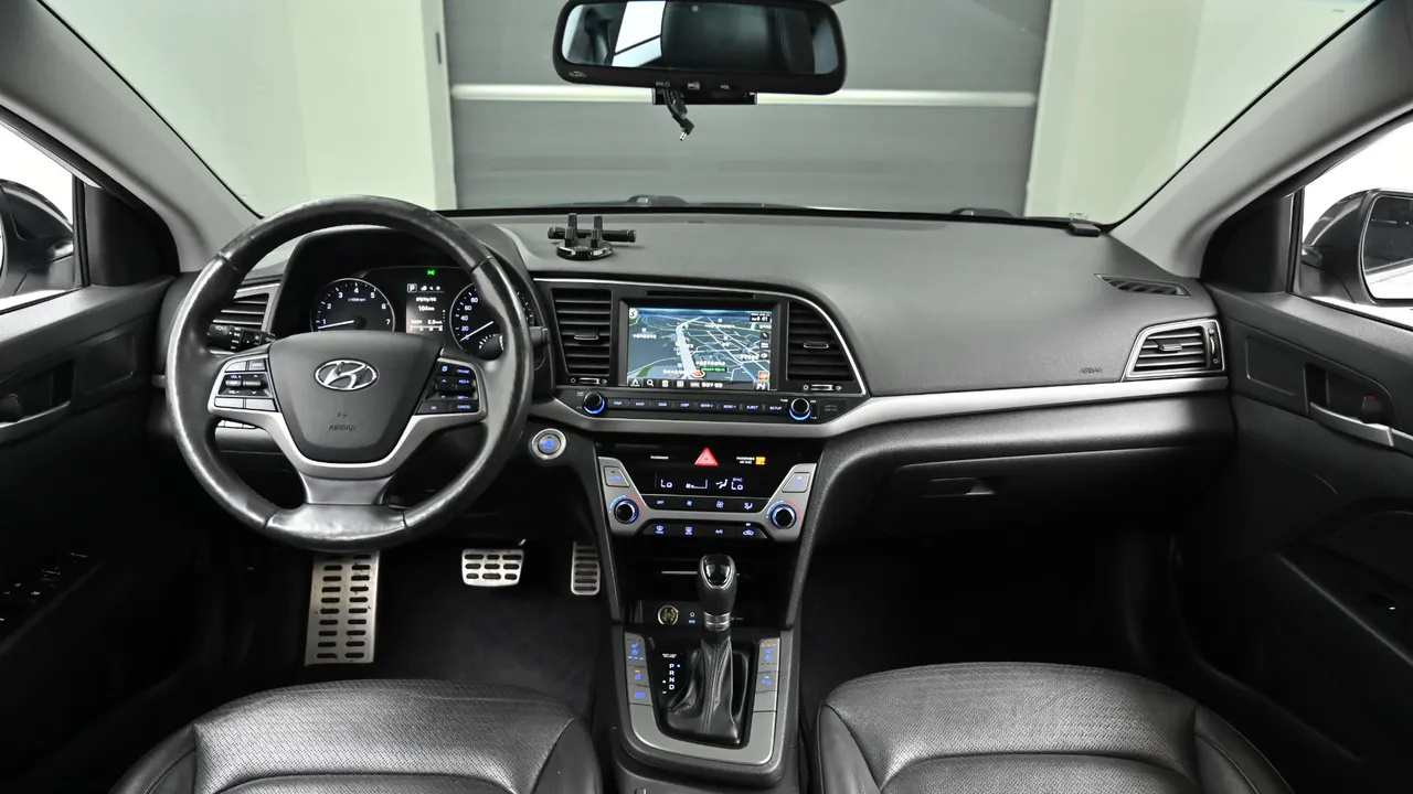 Hyundai Avante — miniaturë 7