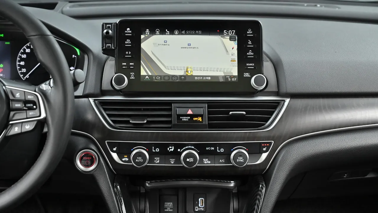 Honda Accord — miniaturë 14