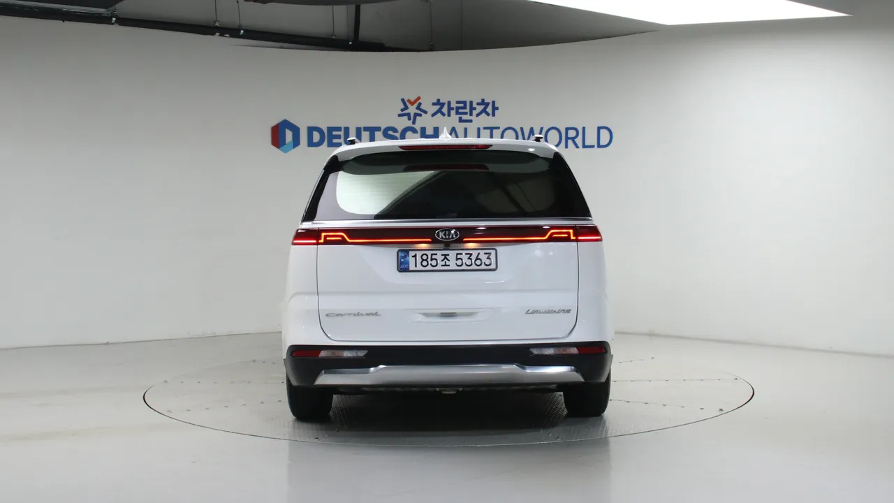 Kia Carnival — miniaturë 4