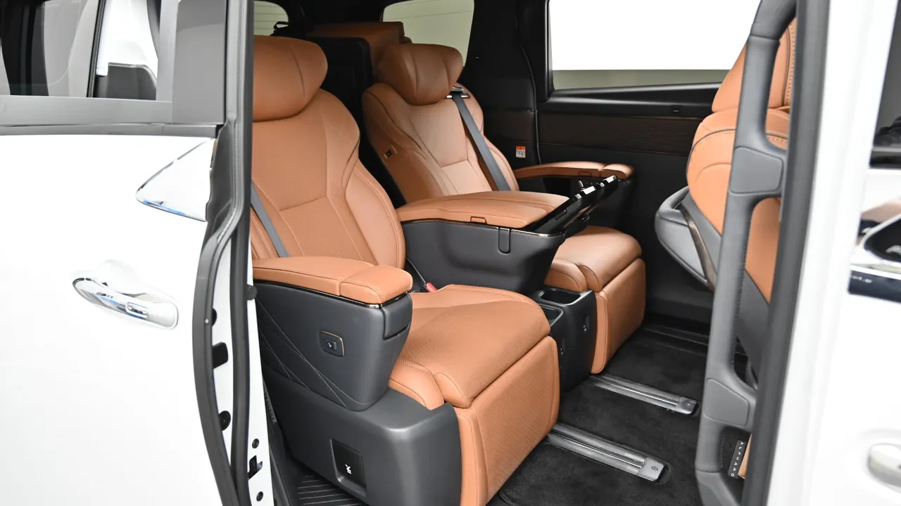 Toyota Alphard — miniaturë 12