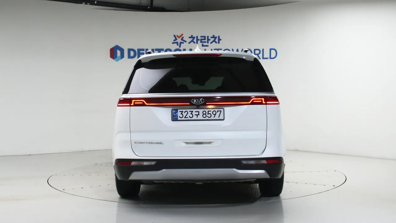 Kia Carnival — miniaturë 4
