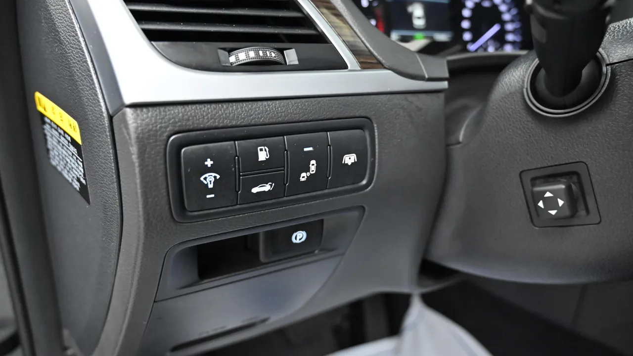 Genesis G80 — miniaturë 17