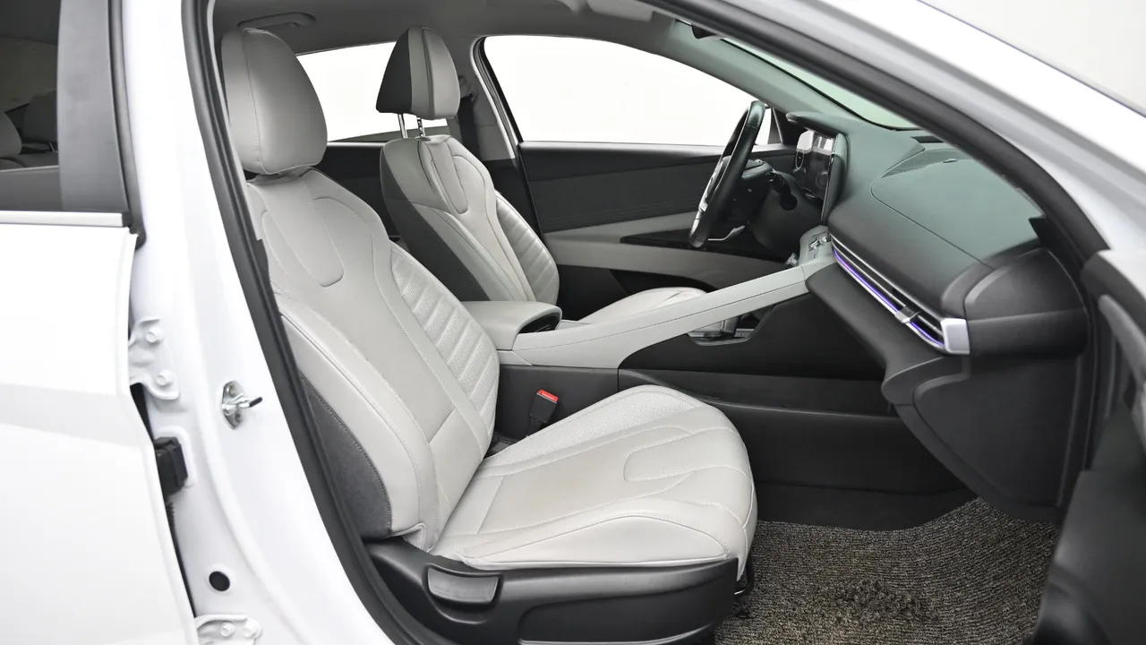 Hyundai Avante — miniaturë 10