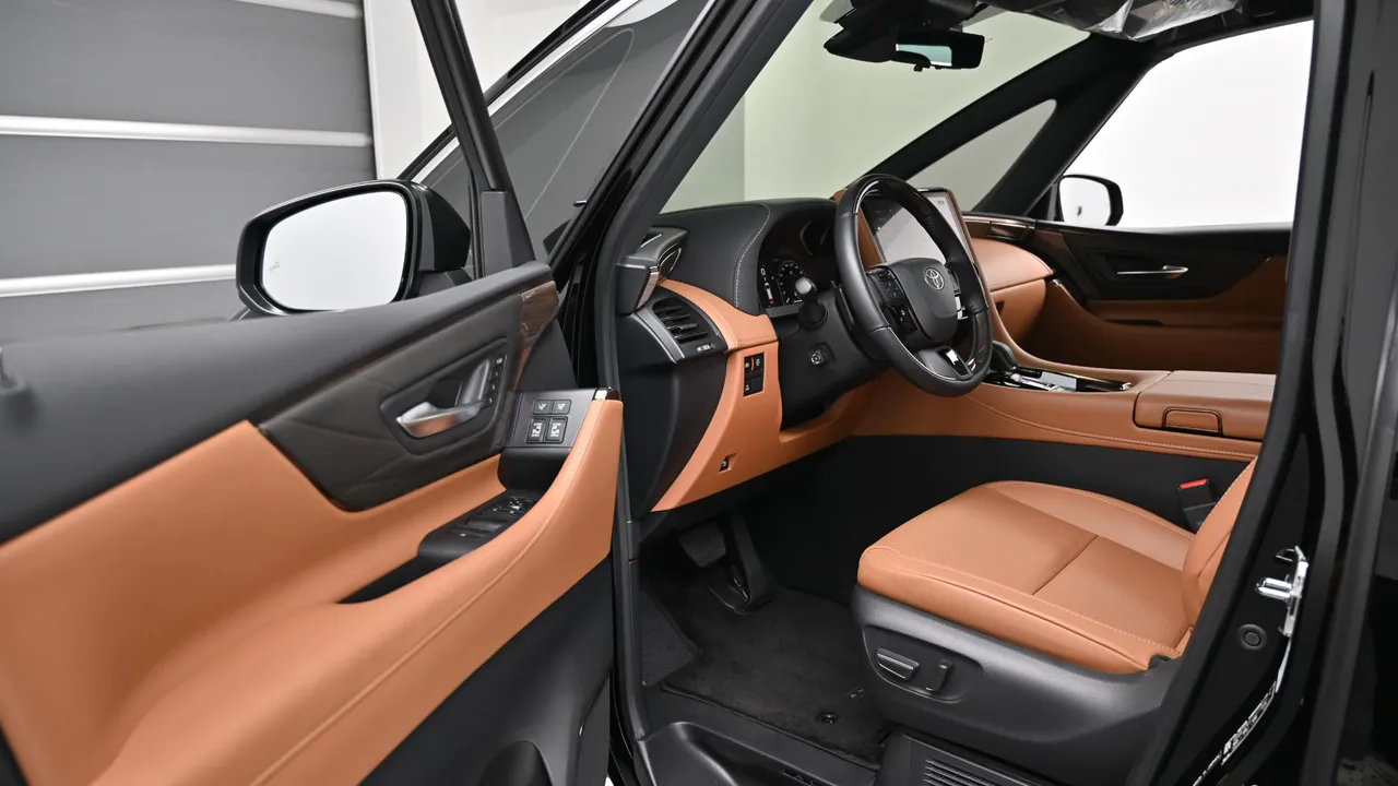 Toyota Alphard — miniaturë 11