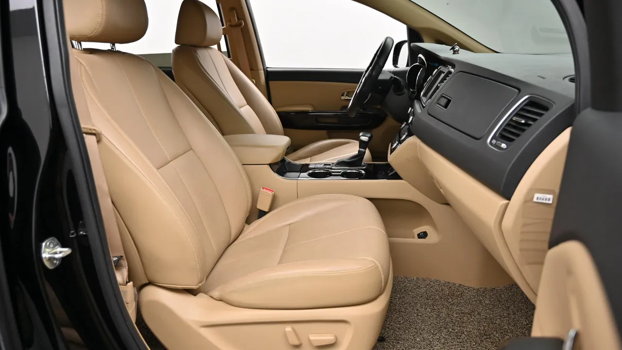 Kia Carnival — miniaturë 10