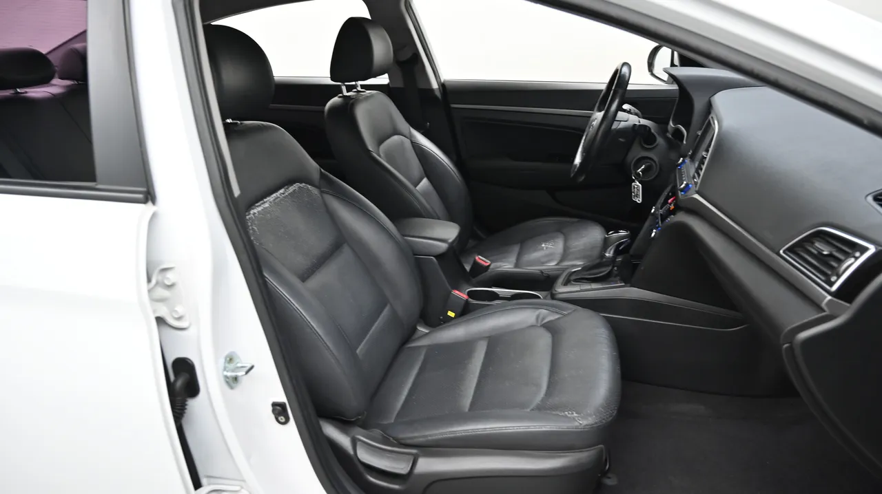 Hyundai Avante — miniaturë 10