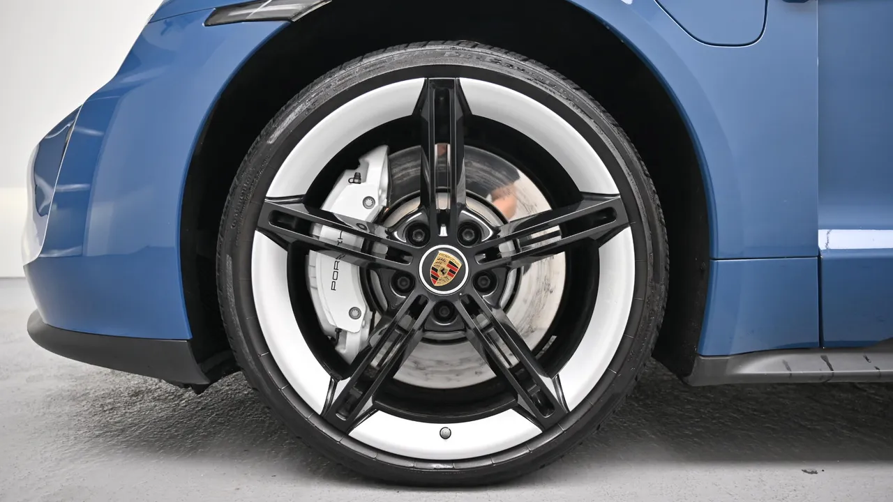 Porsche Taycan — miniaturë 5