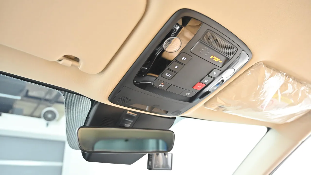 Kia Carnival — miniaturë 18
