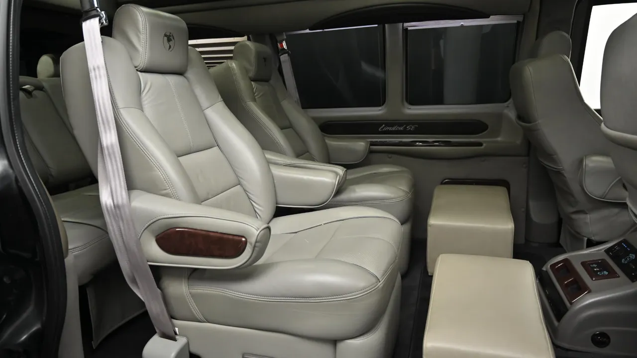 Chevrolet Express — miniaturë 12