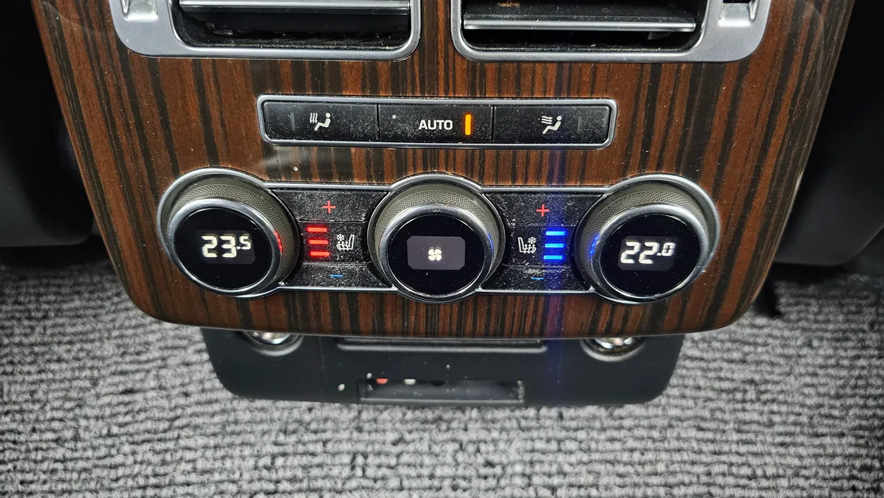 Land Rover Range Rover — miniaturë 43
