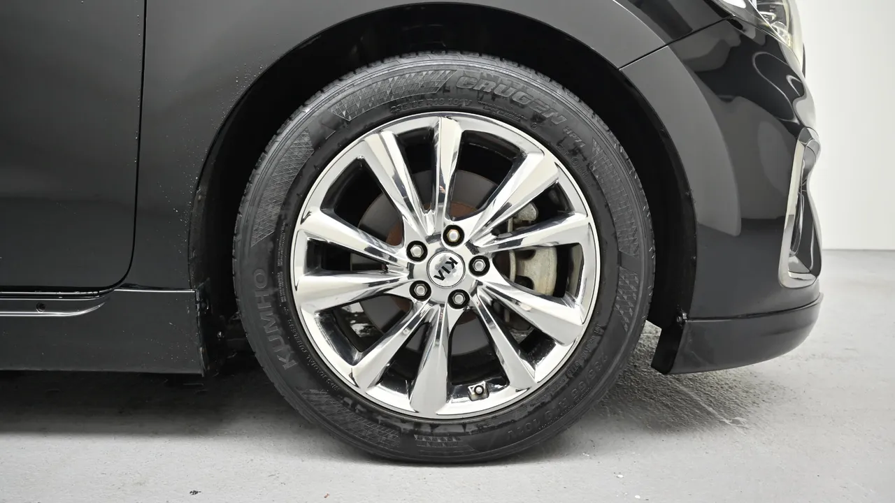Kia Carnival — miniaturë 5