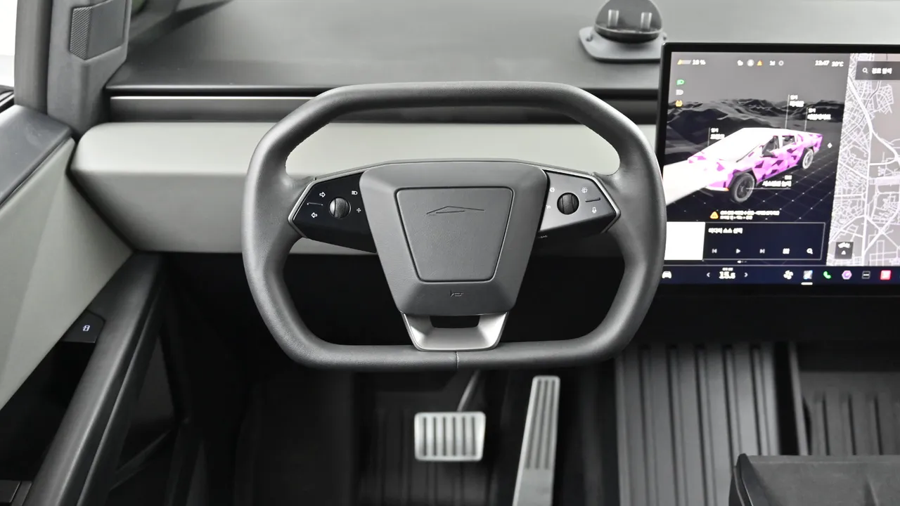 Tesla Cybertruck — miniaturë 13