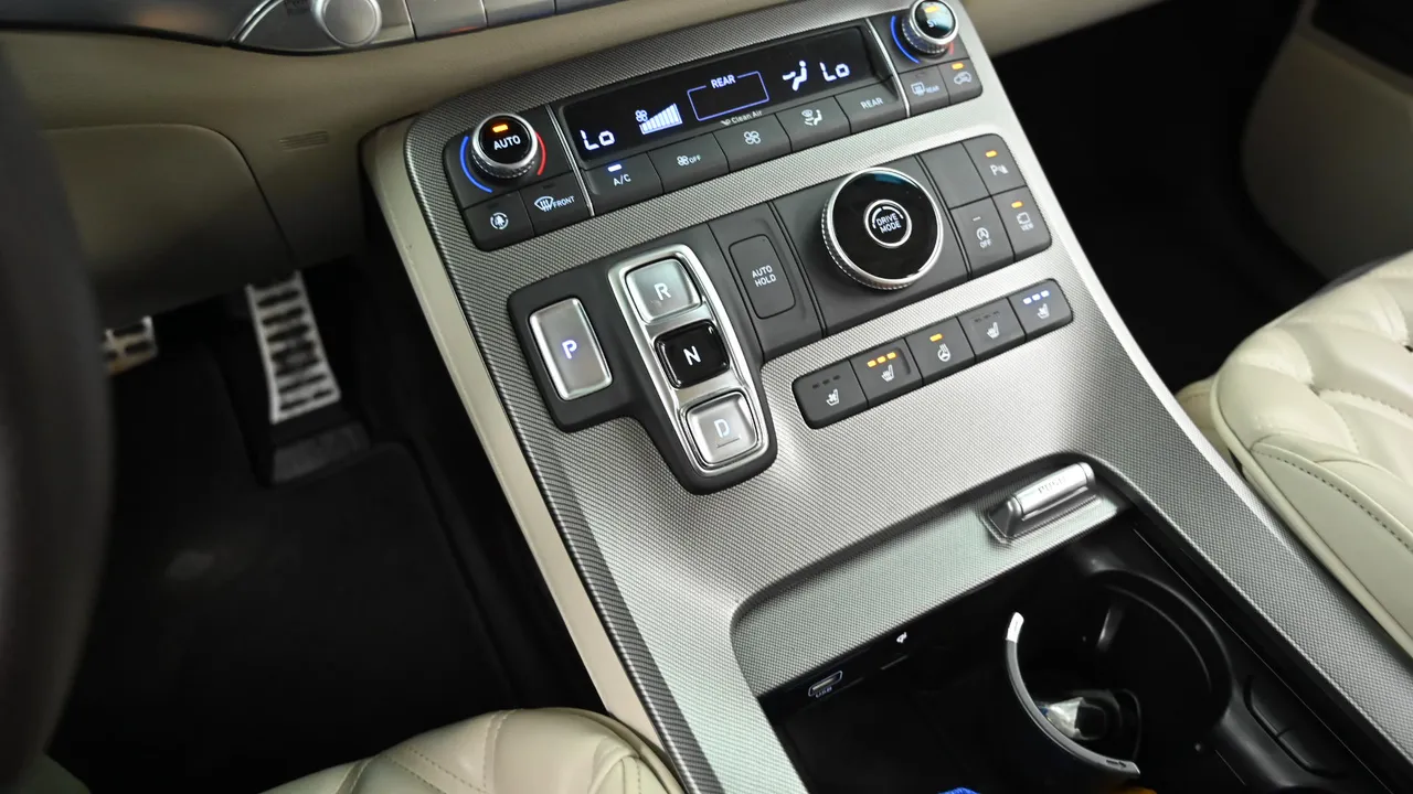 Hyundai Palisade Diesel 2.2 2WD Calligraphy
