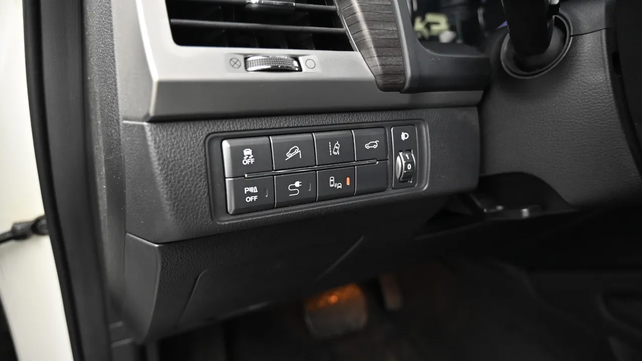 SsangYong Rexton — miniaturë 17