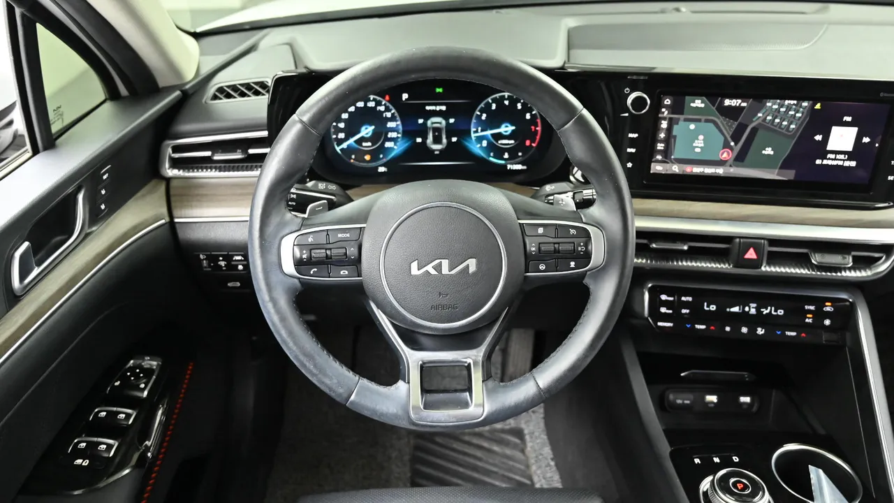 Kia K5 — miniaturë 22