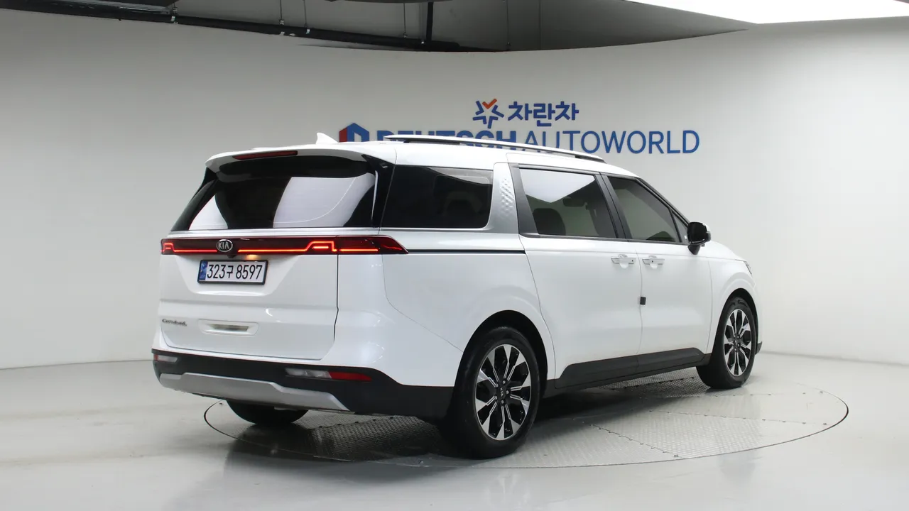 Kia Carnival — miniaturë 2