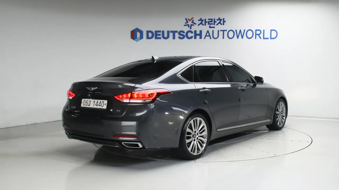Genesis G80 — miniaturë 2