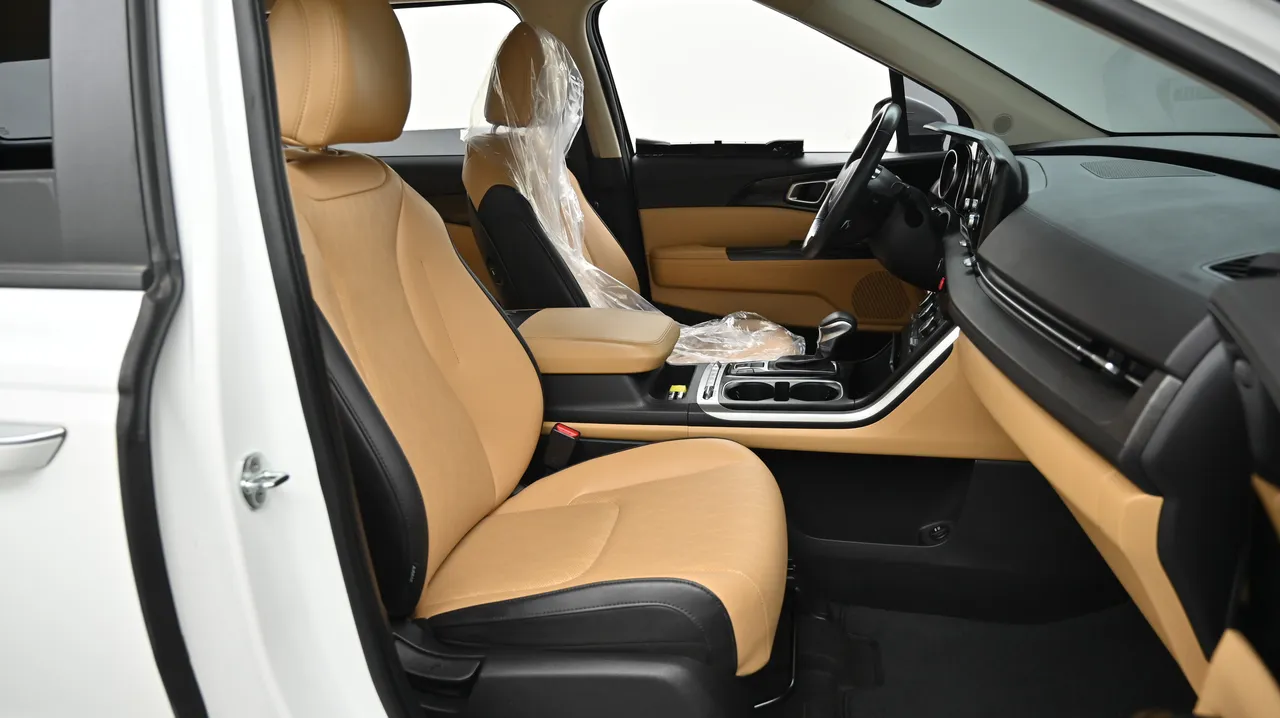 Kia Carnival — miniaturë 10
