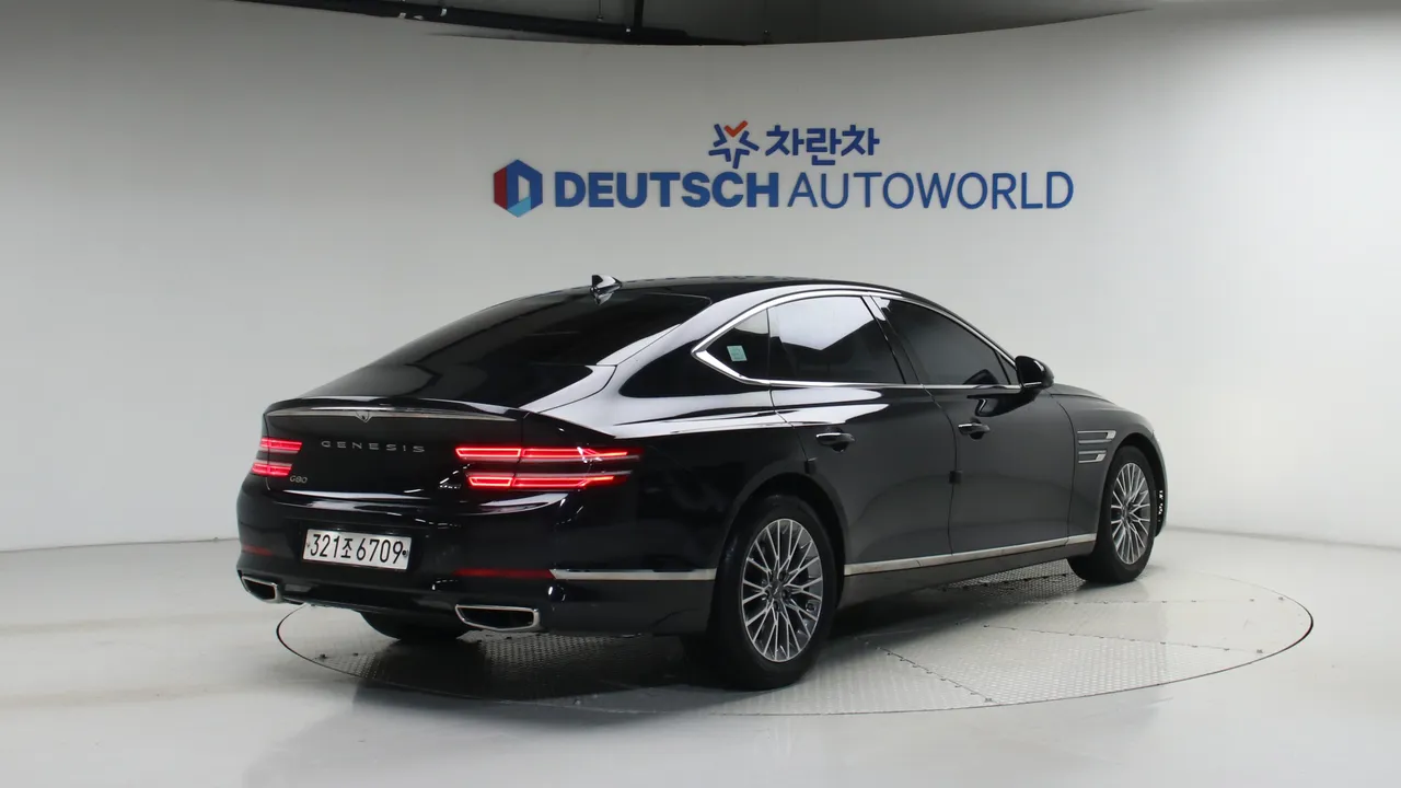 Genesis G80 — miniaturë 2