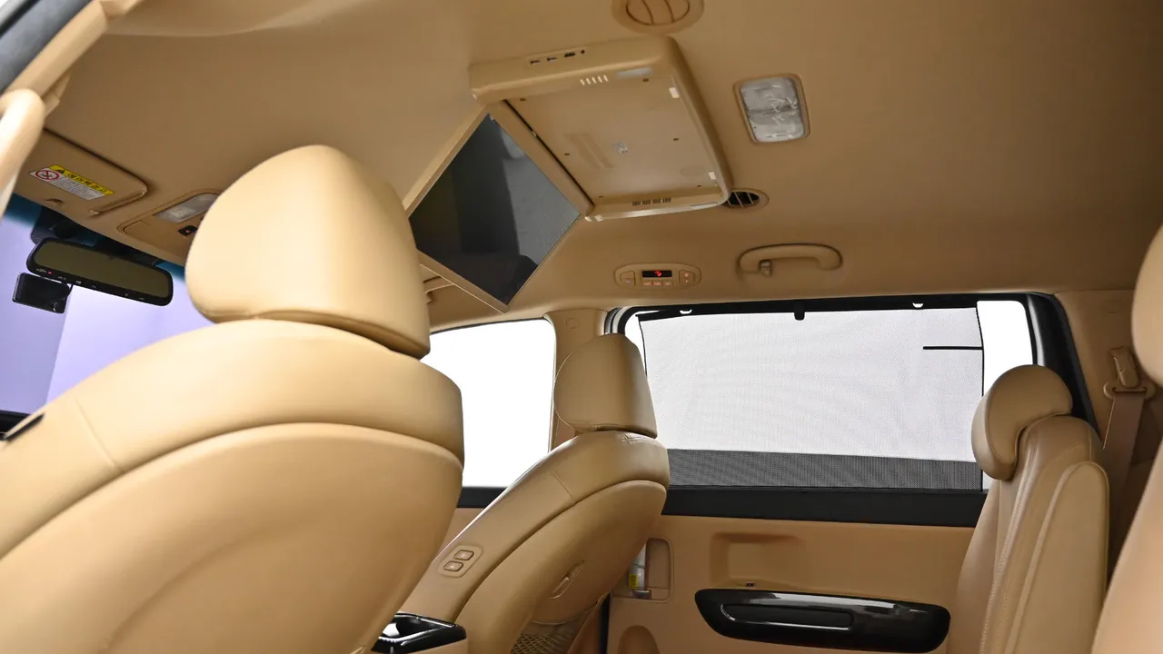 Kia Carnival — miniaturë 18