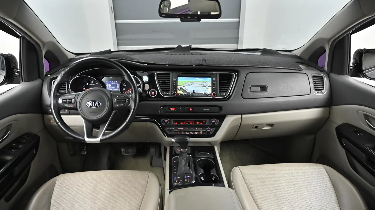 Kia Carnival — miniaturë 23
