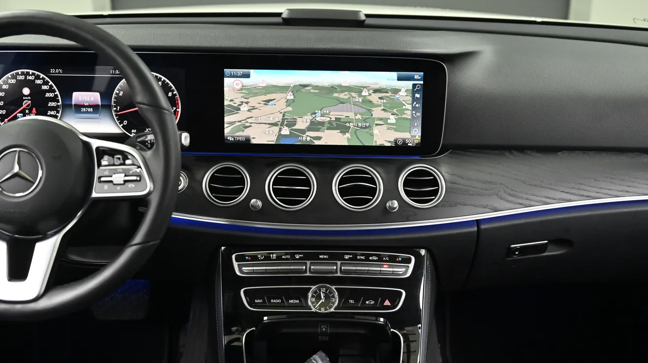 Mercedes-Benz E-klasse — miniaturë 14