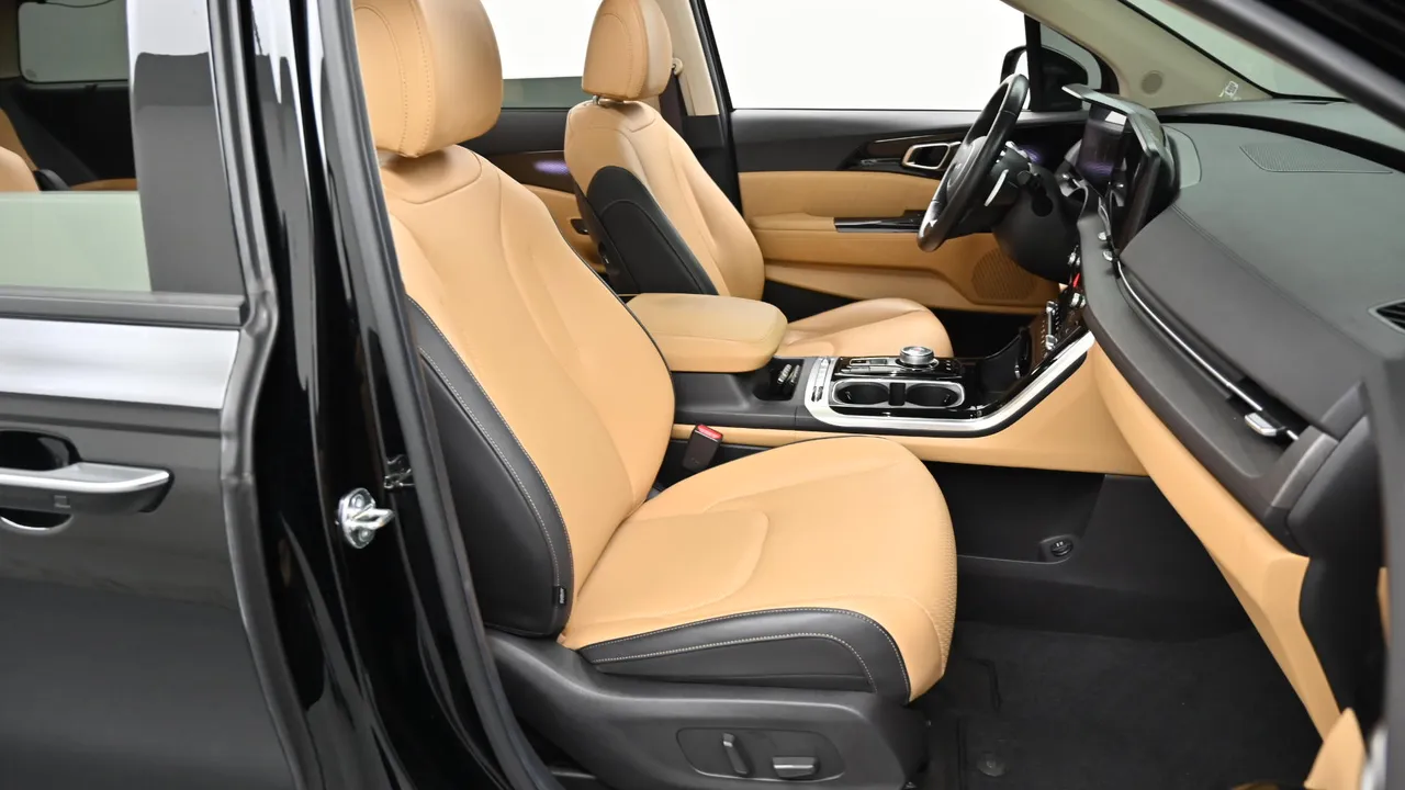 Kia Carnival — miniaturë 10