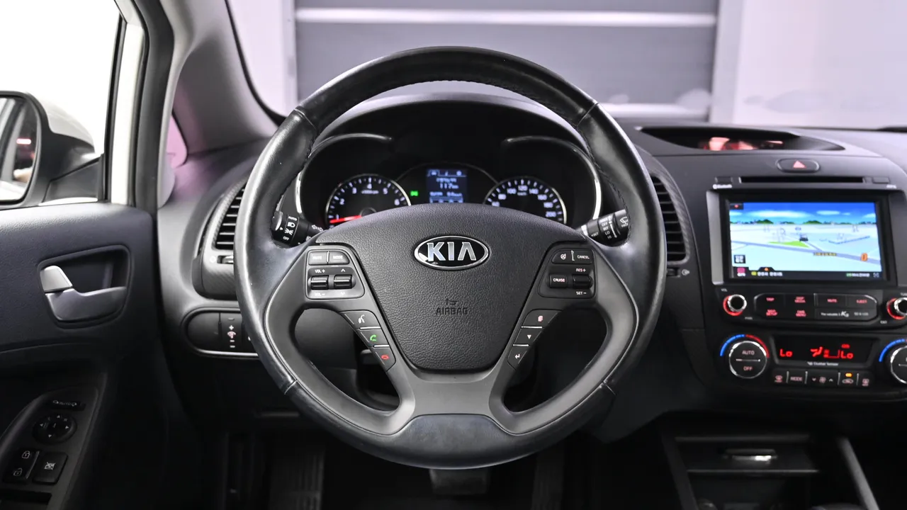 Kia K3 — miniaturë 13
