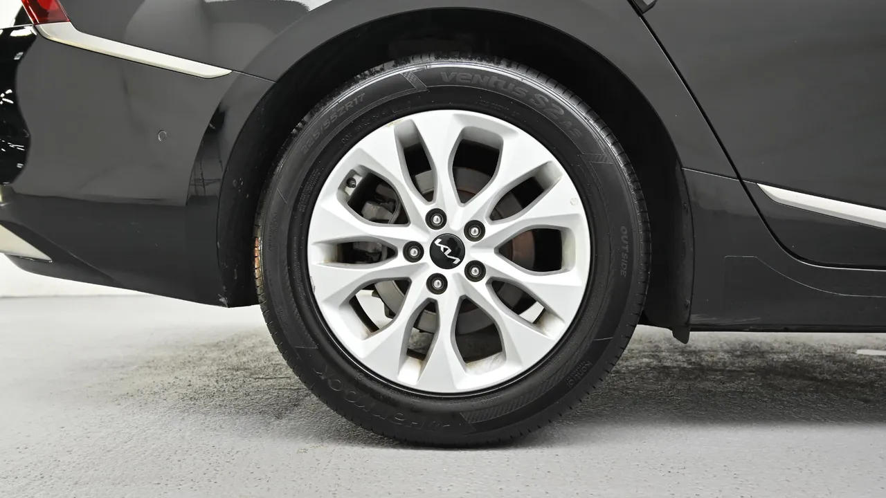 Kia K8 — miniaturë 5