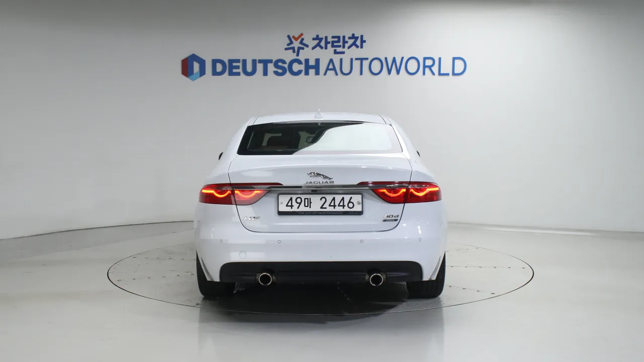 Jaguar XF — miniaturë 4
