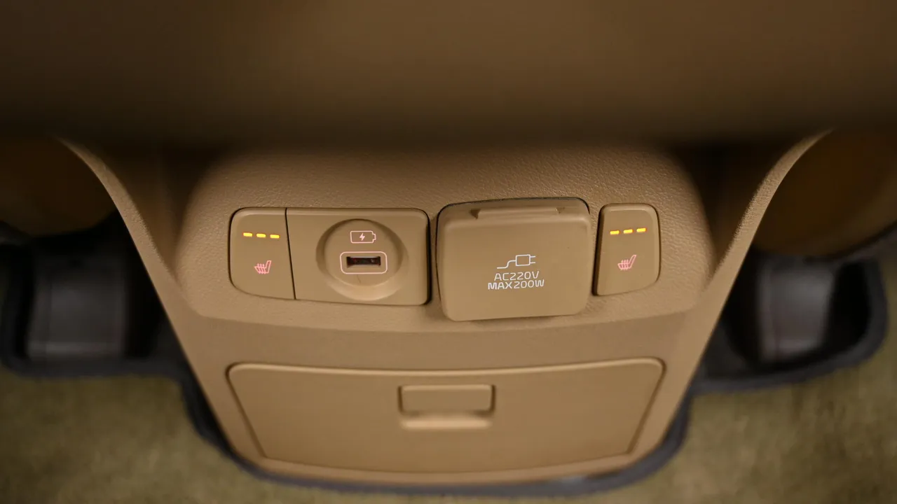 Kia Carnival — miniaturë 16