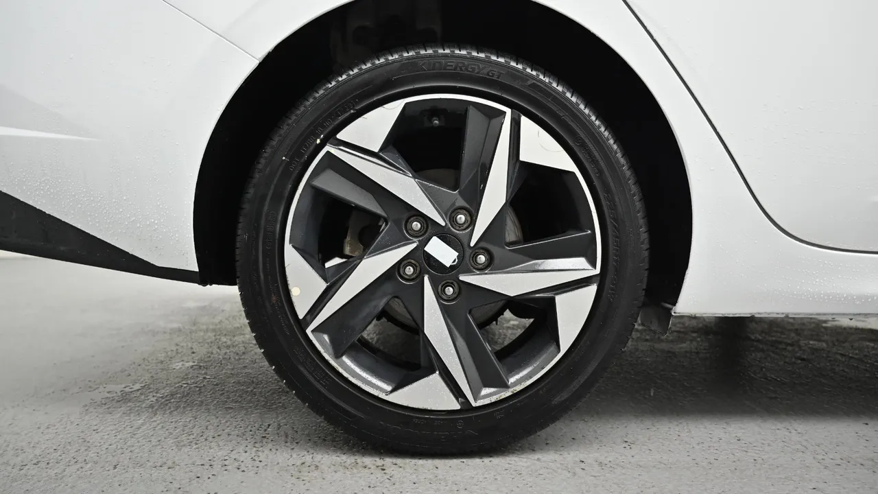 Hyundai Avante — miniaturë 5