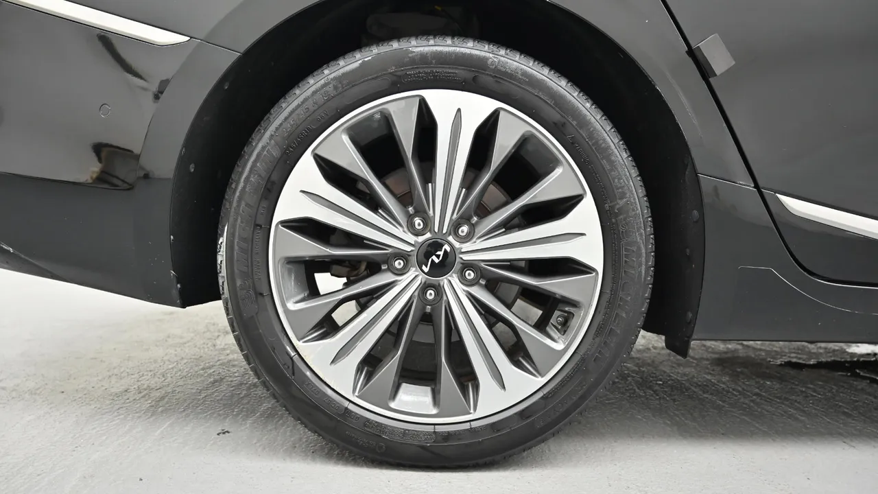 Kia K8 — miniaturë 5
