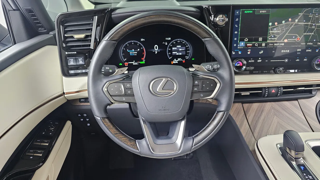 Lexus LM — miniaturë 13