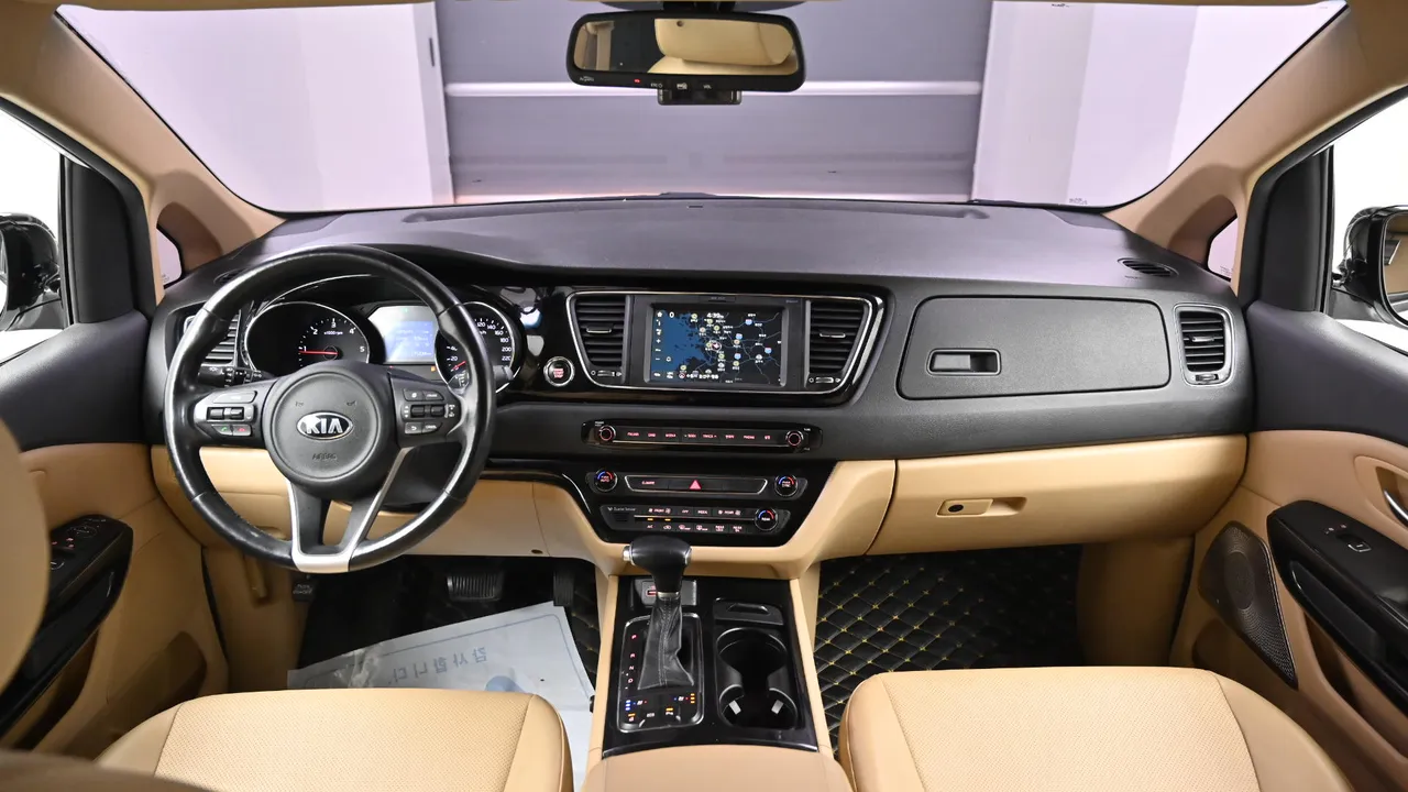 Kia Carnival — miniaturë 23
