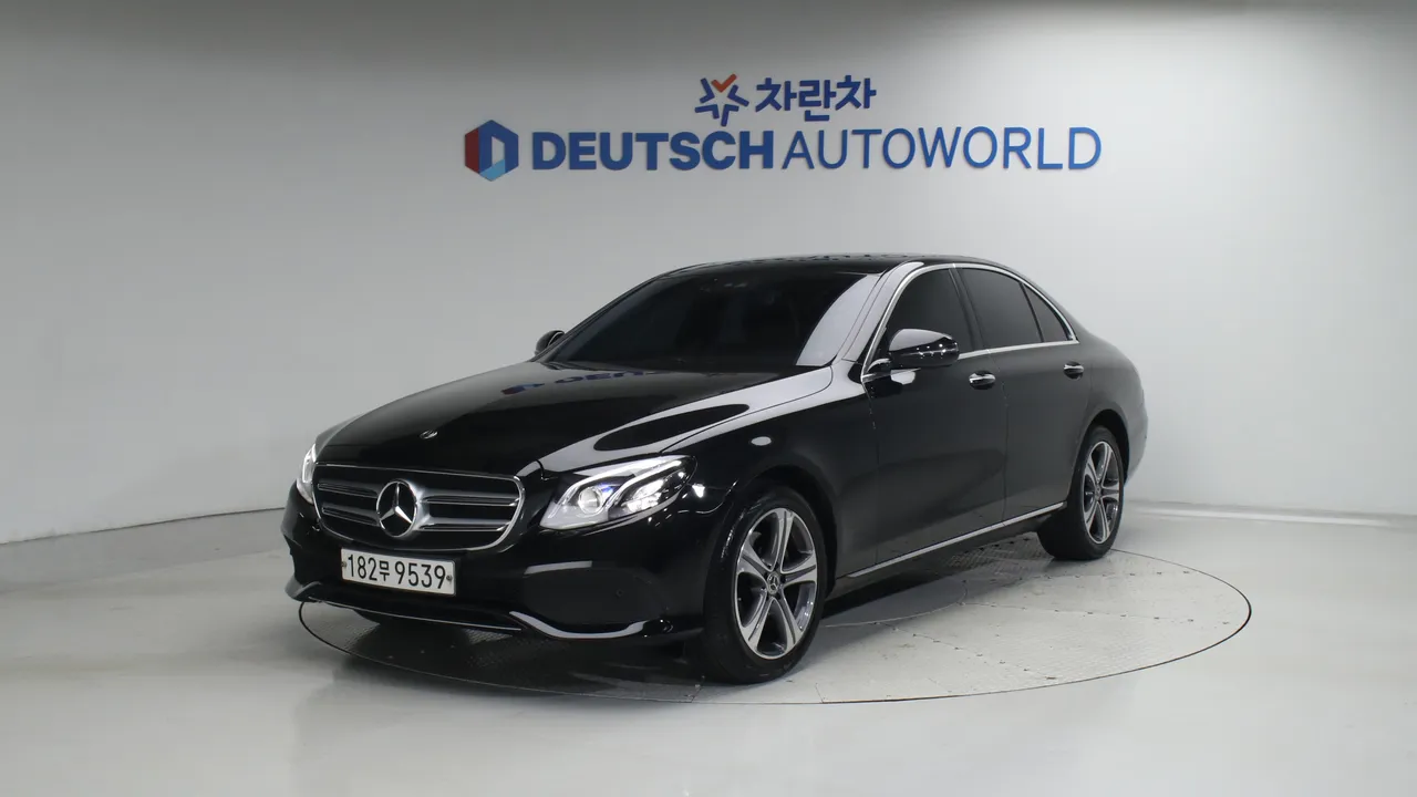 Mercedes-Benz E-klasse E220d 아방가르드 — foto 1