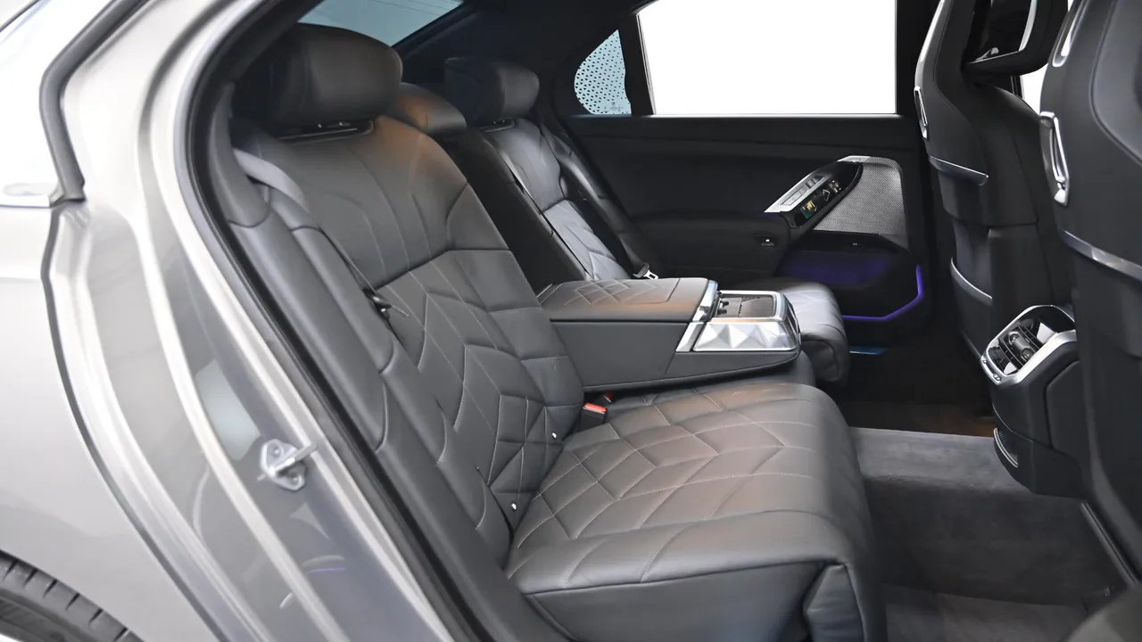 BMW 7er — miniaturë 21