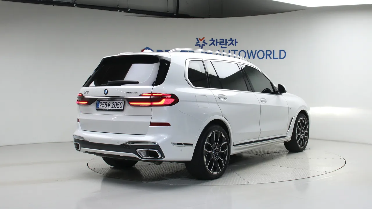 BMW X7 — miniaturë 2