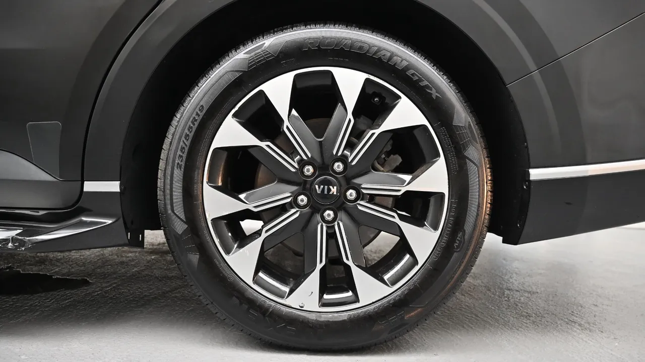 Kia Carnival — miniaturë 5