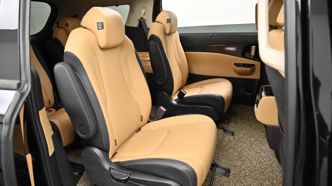 Kia Carnival — miniaturë 12