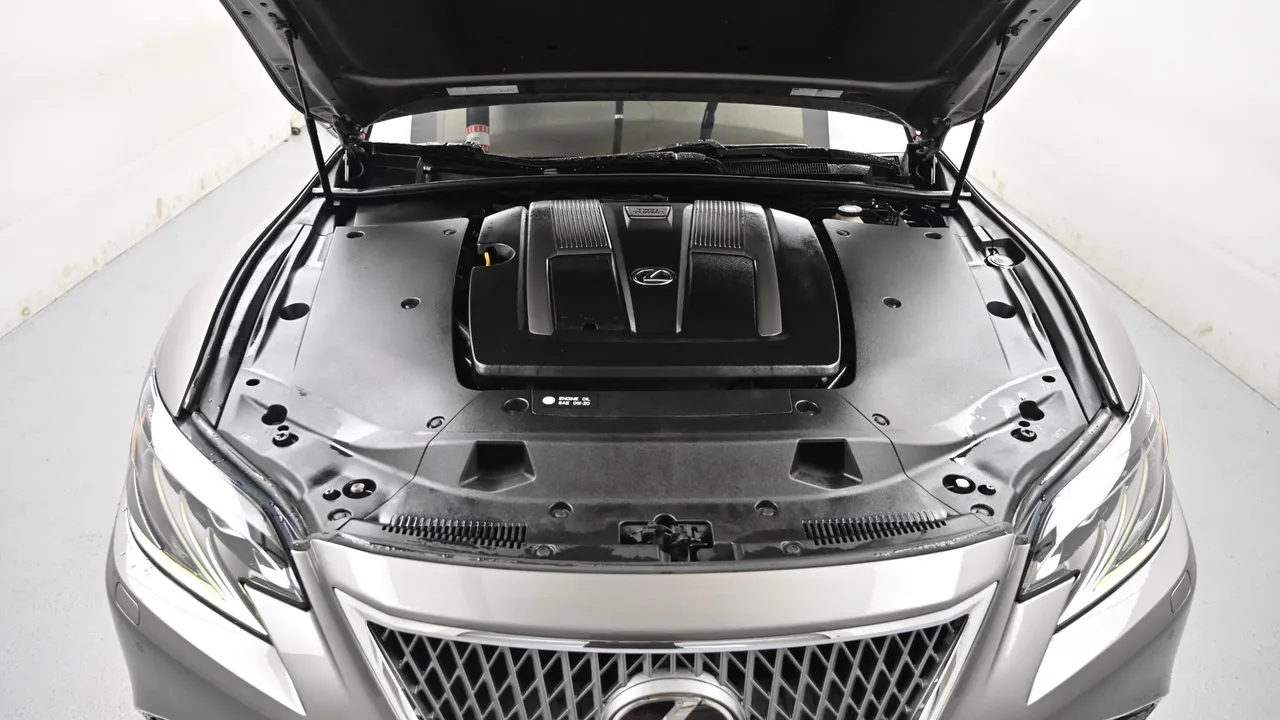 Lexus LS — miniaturë 6