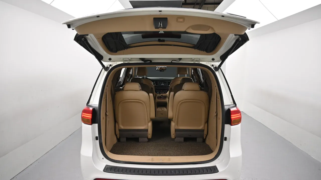 Kia Carnival — miniaturë 19