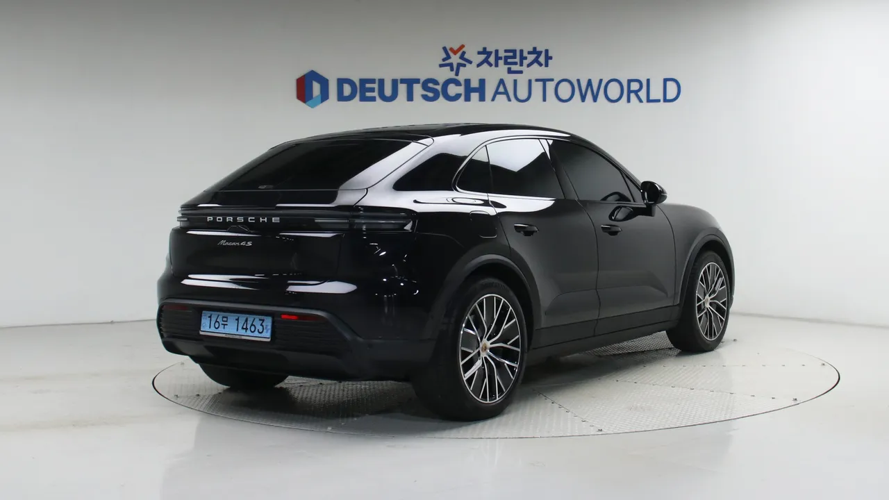 Porsche Macan — miniaturë 2