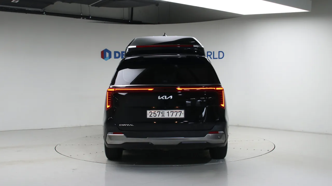 Kia Carnival — miniaturë 4